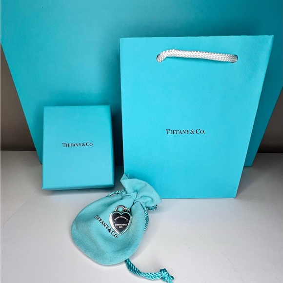 Tiffany & Co. Medium blue border charm. - Picture 8 of 8